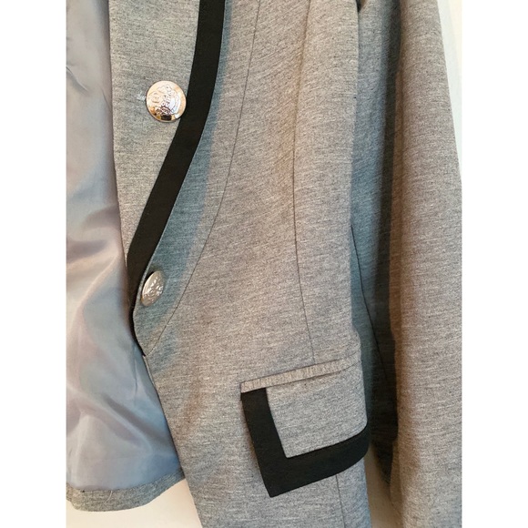 Blazer - Picture 6 of 7